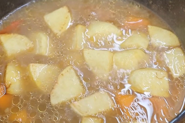 Khoai tây có bị nát khi nấu không?