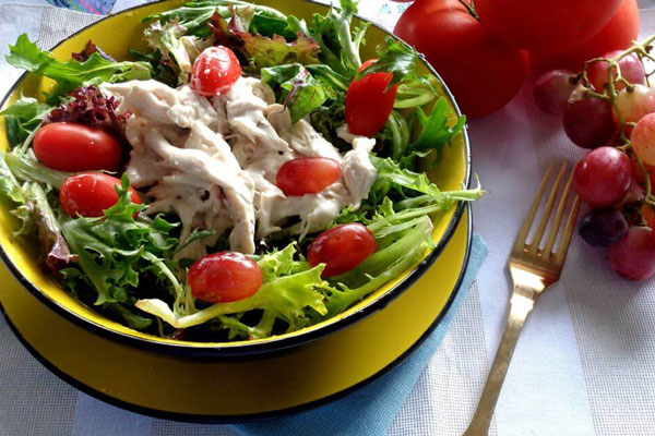 Salad gà sữa chua Hy Lạp