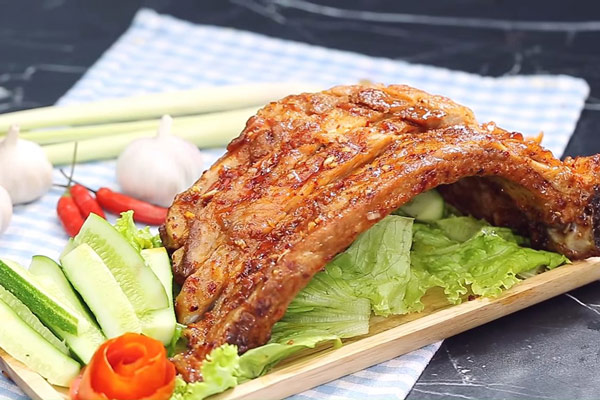 Sườn nướng mật ong nên ăn kèm với gì