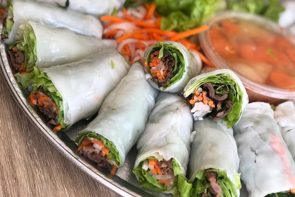 Phở cuốn là món ăn nổi tiếng