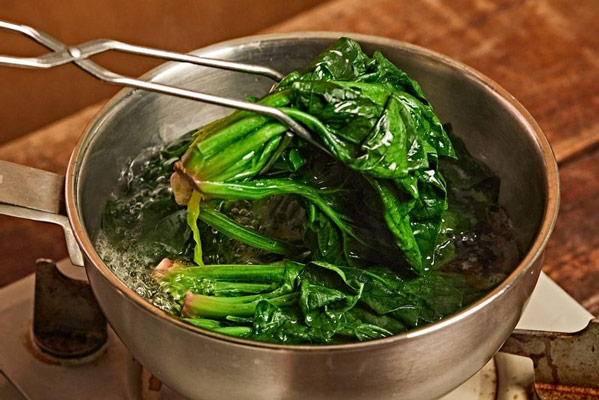 Không Nấu Rau Bina Quá Lâu