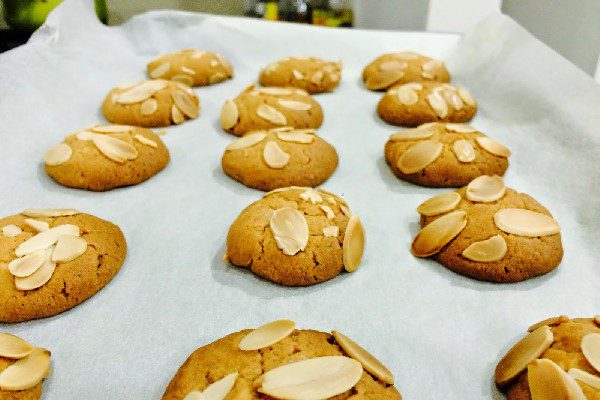 Bánh cookies hạnh nhân