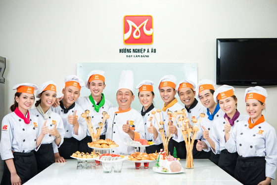 đào tạo bếp trưởng bếp bánh
