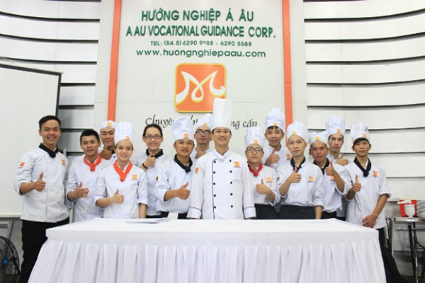 học nghề bếp đầu tư đúng vững tương lai