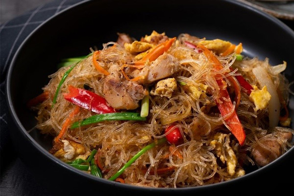 Miến Hàn Quốc Trộn Thịt Gà