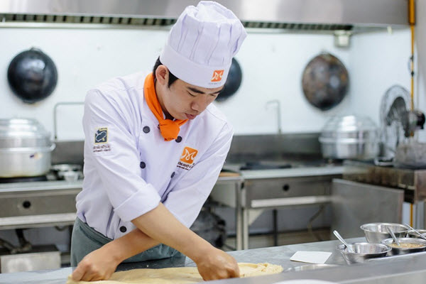Học nấu ăn mở ra nhiều cơ hội nghề nghiệp cho nam giới