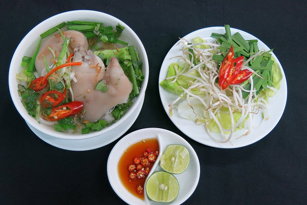 Bánh canh heo