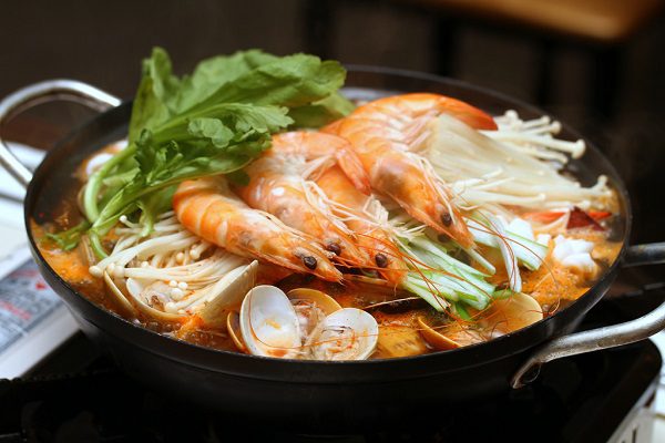 Lẩu kimchi hải sản