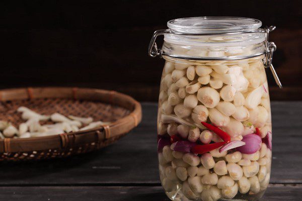 Muối củ kiệu tại nhà