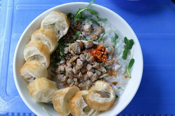 Mở quán cháo hến