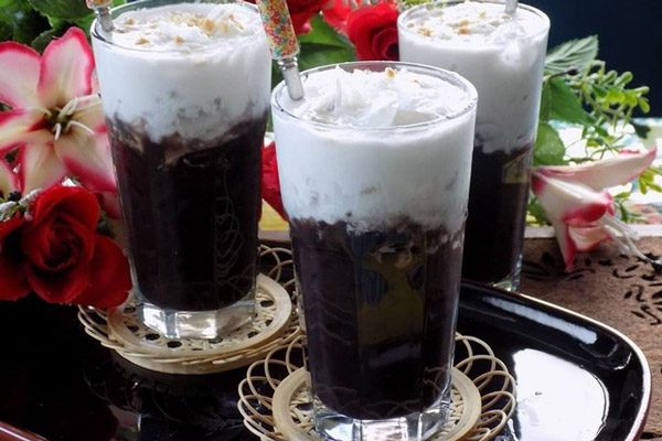 Chè đậu đen nước cốt dừa
