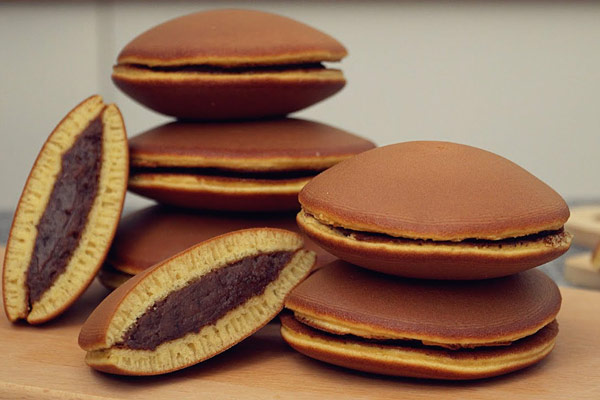 Bánh dorayaki là gì?