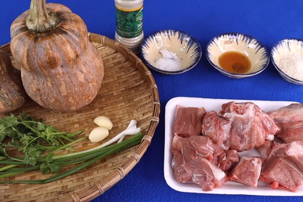 Nguyên liệu canh bí đỏ nấu xương