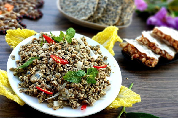 Hến xúc bánh đa là đặc sản ở đâu?