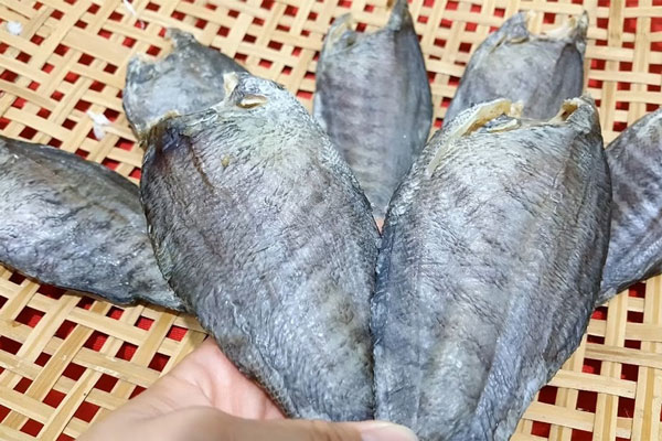 Khô Cá Sặc Mặn