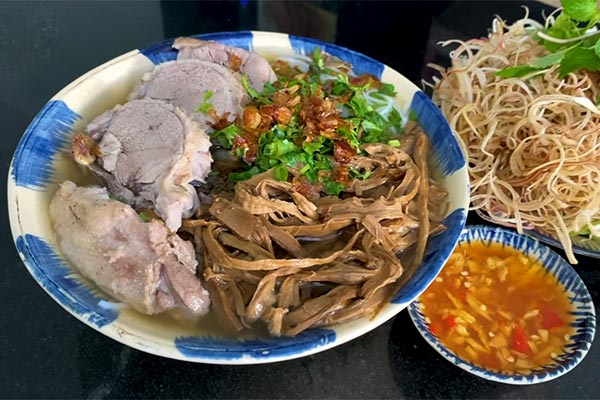 Tô bún vịt măng khô