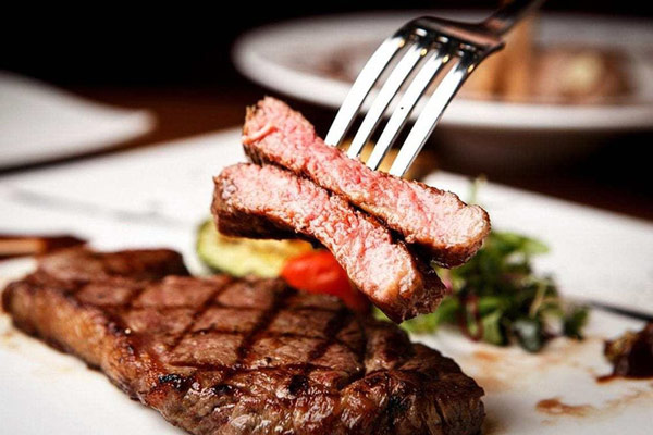 Làm Sao Để Bò Bít Tết Không Bị Dai Hay Khô?