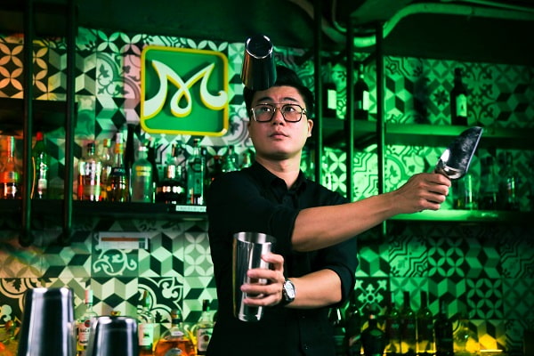 Kỹ Thuật Biểu Diễn Tại Quầy Bar – Bar Skills