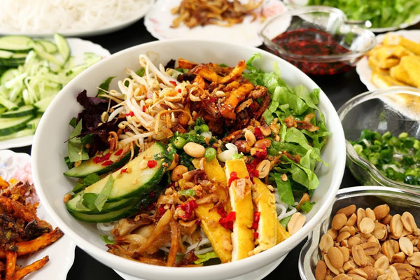 Bún trộn chay sau khi hoàn thành