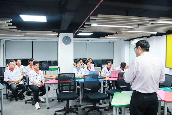 buổi học bài trí mô hình kinh doanh nhà hàng