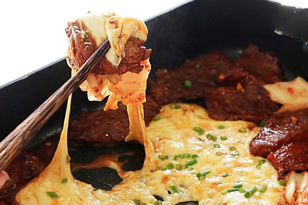 bò nướng sốt phô mai