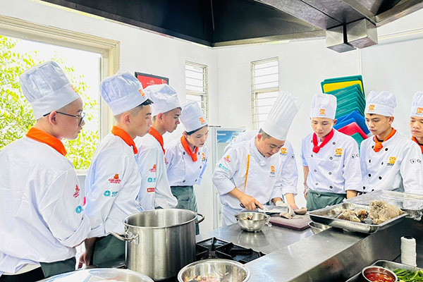 buổi học điểm tâm việt