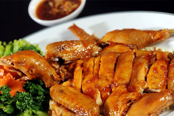 Gà hấp mắm nhĩ đậm đà 