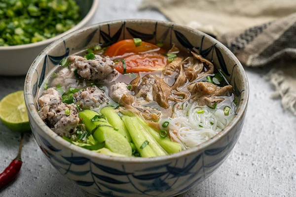 Cách Nấu Bún Sườn Chua Dọc Mùng